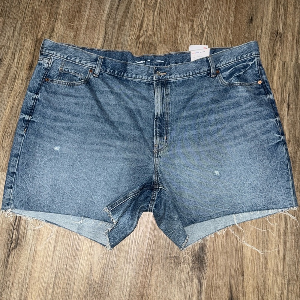 NWT Old Navy High-Waisted Slouchy Straight Jean Shorts size - 26